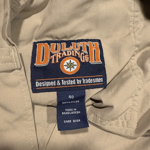 Duluth Trading Men's Tan Cargo Shorts - Picture 3 of 3